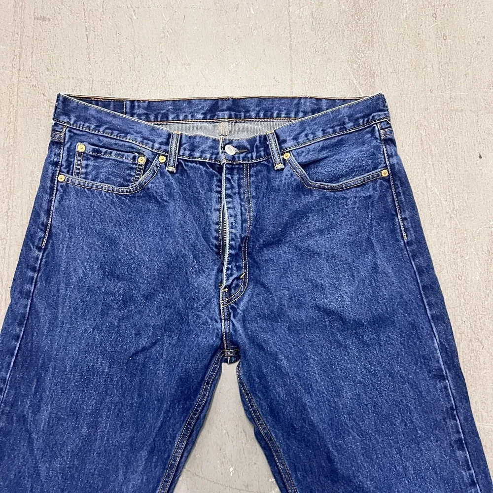 Levi's 505 Men's‎ Jeans Size 38 x 34 Blue Straight Leg Denim Classic Five Pocket